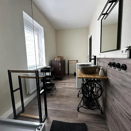 Mit Familienfreundlichem Garten アパート *