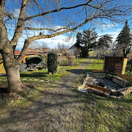 Apartmán Mit Familienfreundlichem Garten Dahlen