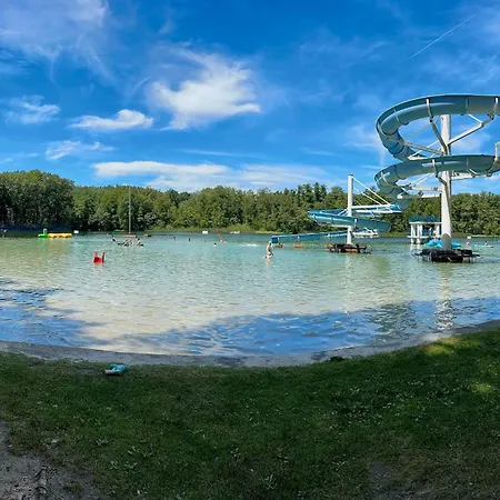 Mit Familienfreundlichem Garten アパート